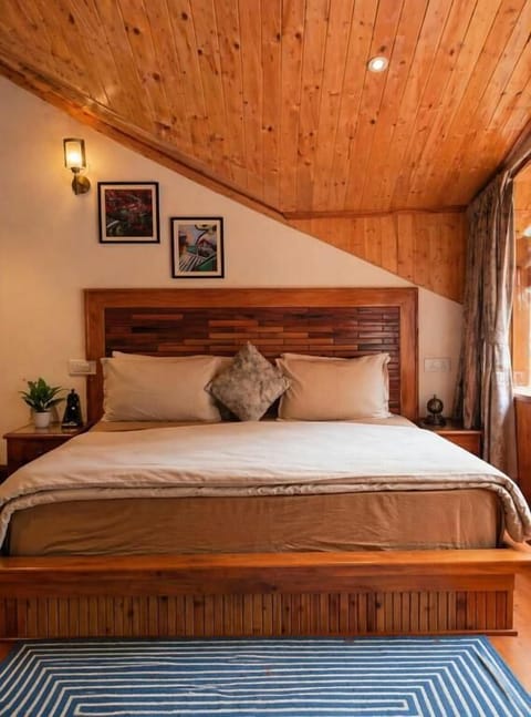 Suite | Iron/ironing board (on request), WiFi (free)
