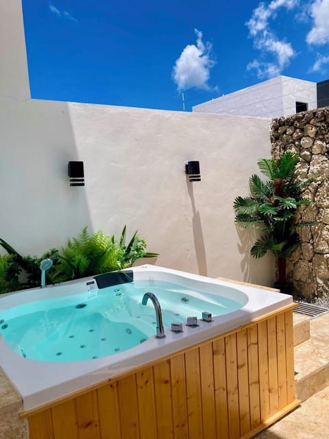 Outdoor spa tub