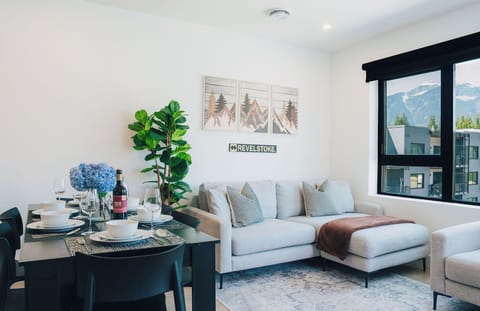 TNSKI - Living Room