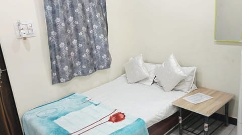 Double Room | Desk, laptop workspace, WiFi (free)