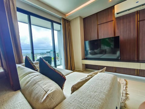 Apartment, 2 Bedrooms, Accessible | Living area