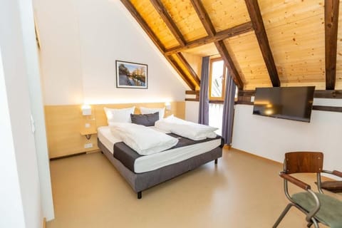 Double Room, Private Bathroom | Hypo-allergenic bedding available, blackout drapes, WiFi (free)