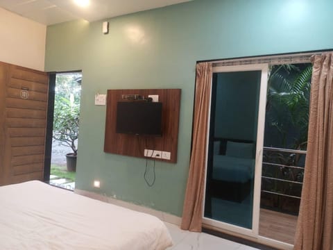 Deluxe Cottage, Balcony, Garden View | WiFi (free)