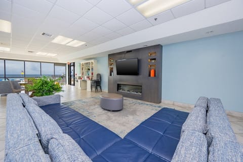 Condo, 1 Bedroom | Living area