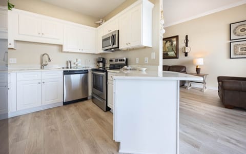 Condo, 1 Bedroom | Private kitchen | Coffee/tea maker, fridge, oven
