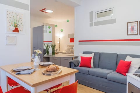 Apartment (1 Bedroom) | Living area | TV