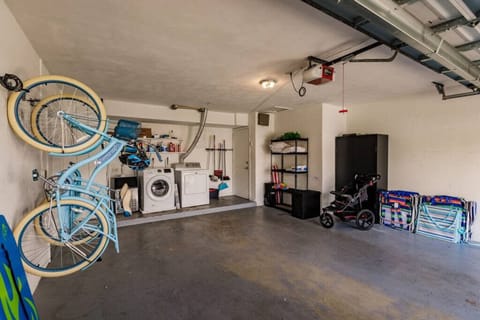 House | 4 bedrooms, desk, high-speed internet