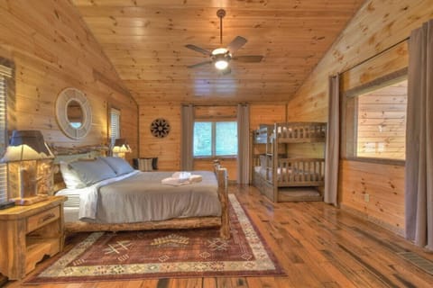 House | 3 bedrooms, high-speed internet