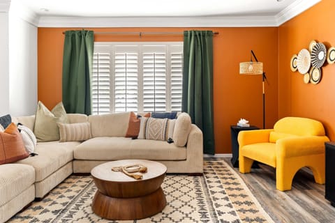 House | 5 bedrooms, high-speed internet