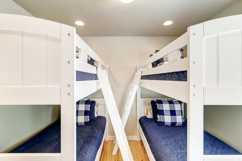 House | 4 bedrooms, high-speed internet