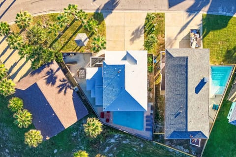 House | 5 bedrooms, high-speed internet