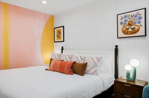 House | 6 bedrooms, high-speed internet