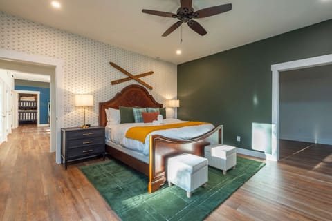 House | 5 bedrooms, high-speed internet