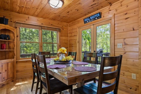 House | 3 bedrooms, high-speed internet