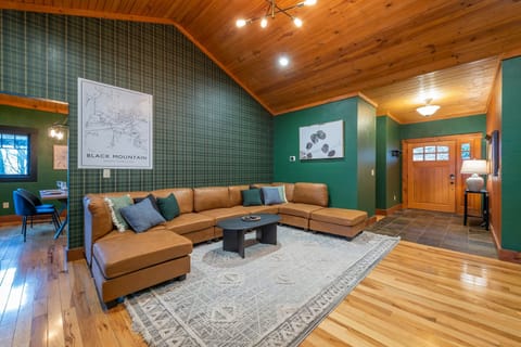 House | 6 bedrooms, high-speed internet