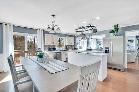 House | 8 bedrooms, high-speed internet