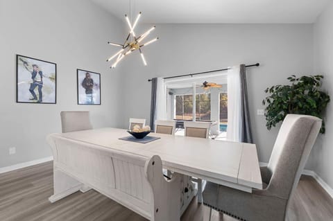House | 5 bedrooms, high-speed internet