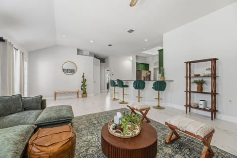 House | 4 bedrooms, high-speed internet