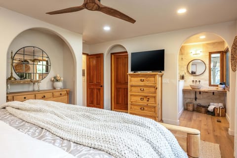 House | 4 bedrooms, high-speed internet