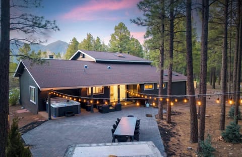 House | 6 bedrooms, high-speed internet
