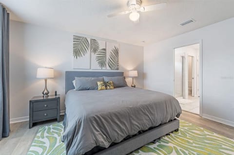 House | 5 bedrooms, high-speed internet