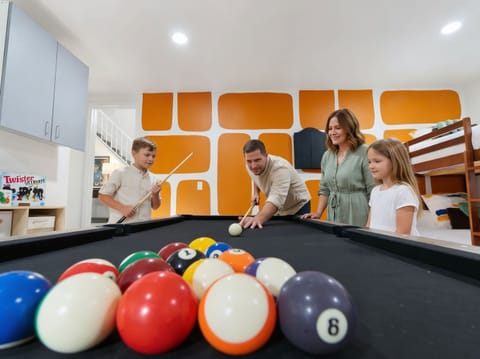 House | 4 bedrooms, high-speed internet
