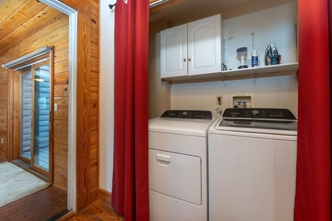 House | 7 bedrooms, high-speed internet