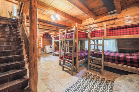 House | 3 bedrooms, high-speed internet