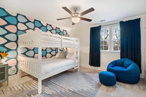 House | 5 bedrooms, high-speed internet