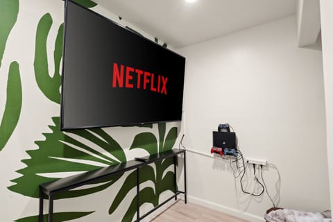 House | 5 bedrooms, high-speed internet
