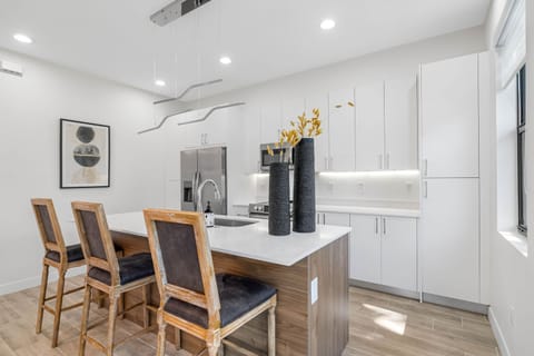 House | 3 bedrooms, high-speed internet
