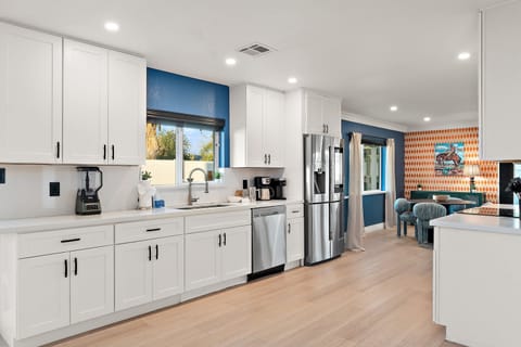 House | 4 bedrooms, high-speed internet