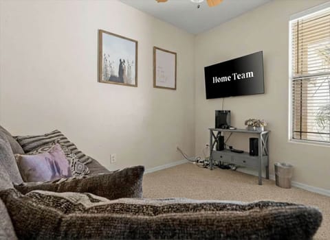 House | 4 bedrooms, high-speed internet