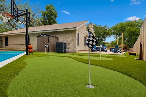 House | 4 bedrooms, high-speed internet