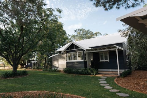The Foxman Cottage-0867