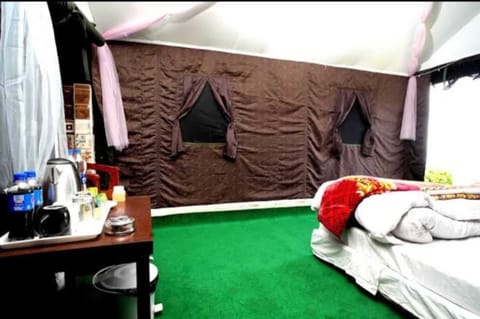 Deluxe Room | Rollaway beds (surcharge), WiFi (free), bed sheets