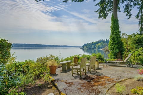 Olympia Vacation Rental | 4BR | 3BA | 3,397 Sq Ft | Stairs Required