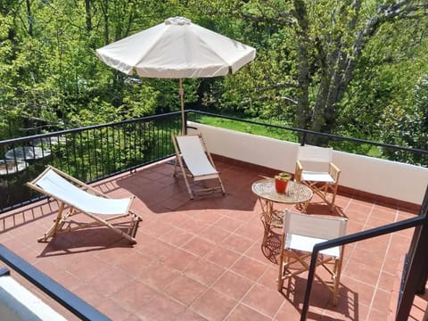 Studio, Balcony, Garden View | Property grounds