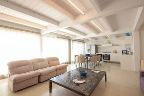 Apartment (2 Bedrooms) | Living area