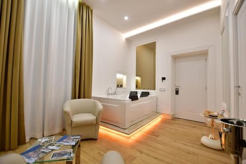 Premium Suite, 1 King Bed, Non Smoking, City View | In-room safe, blackout drapes, soundproofing