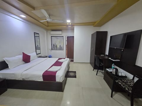 Royal Triple Room | Premium bedding, memory foam beds, bed sheets