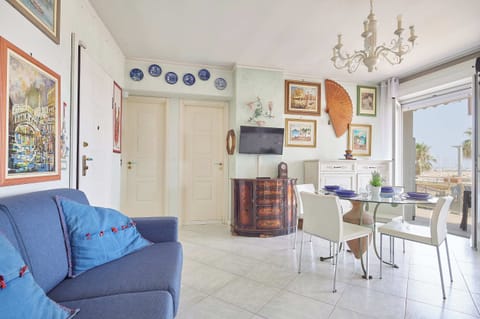 Apartment (1 Bedroom) | Living area | TV