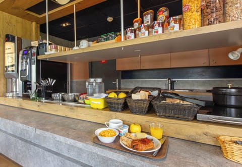 Daily buffet breakfast for a fee