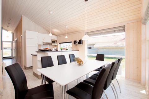 Apartment | Dining