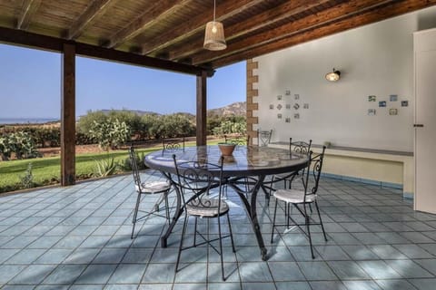 Comfort Villa, Garden View | Outdoor dining