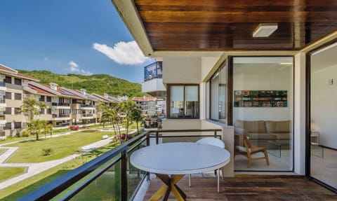 Basic Apartment | Outdoor dining