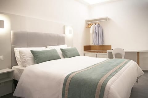 Classic Double Room, Sea View | In-room safe, blackout drapes, soundproofing, WiFi (free)