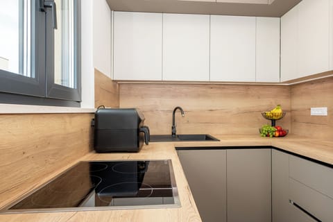 Apartment (A1) | Private kitchen | Espresso maker, fridge, oven, stovetop
