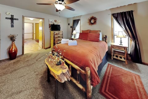 House (3 Bedrooms) | Property amenity