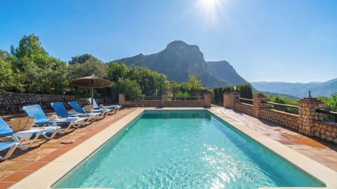 Villa Ana Manuela El Gastor by Ruralidays